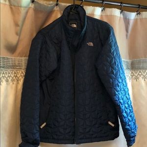 Woman’s NorthFace Jacket